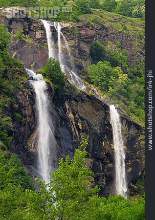 
                Wasserfall, Kaskade, Chiavenna                   