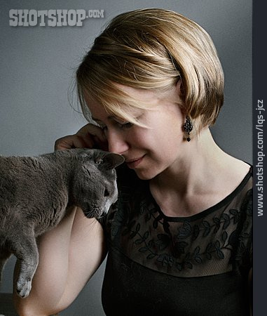 
                Frau, Katze, Zuneigung, Tierliebe                   