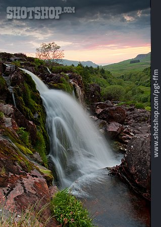 
                Wasserfall, Schottland, Highlands                   