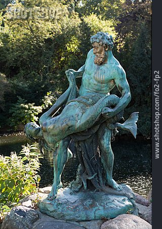 
                Nixe, Neptun, Bronzefigur                   