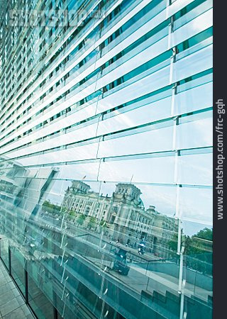 
                Spiegelung, Reichstag, Fensterscheibe                   