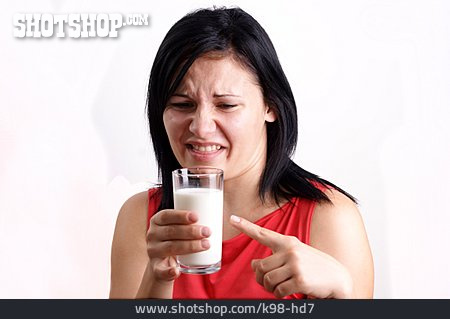 
                Junge Frau, Milch                   