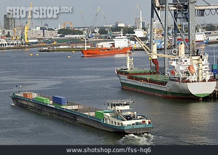 
                Hafen, Containerschiff, Containerterminal                   