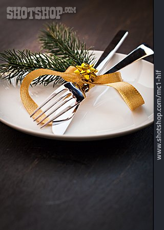 
                Tischdekoration, Teller, Tischgedeck, Weihnachtsessen                   