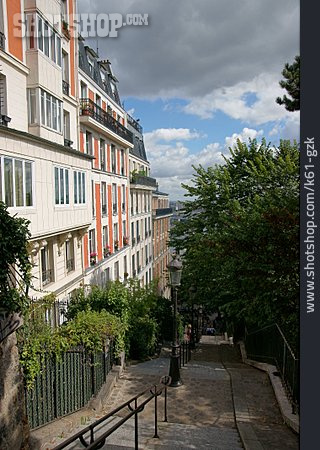 
                Paris, Montmartre, Rue Maurice Utrillo                   