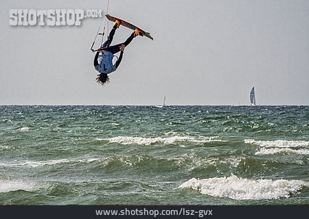 
                Wassersport, Kitesurfing, Kitesurfer                   