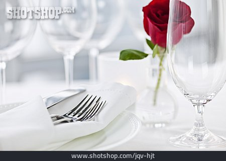 
                Rose, Glas, Besteck, Tischgedeck                   