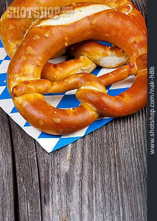 
                Brezel, Biergarten, Oktoberfest, Bayrisch                   