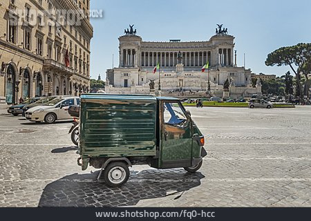 
                Städtisches Leben, Rom, Tuk Tuk, Vittoriano                   