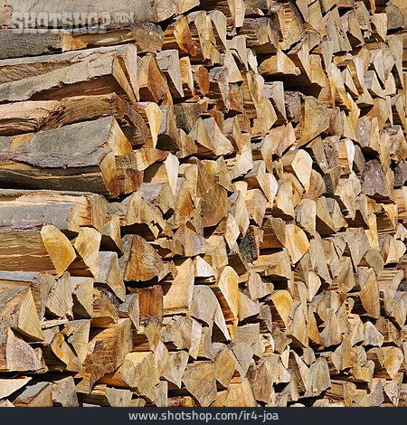 
                Holzstapel, Holzscheit, Brennholz                   