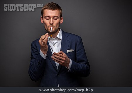 
                Geschäftsmann, Rauchen, Raucher                   