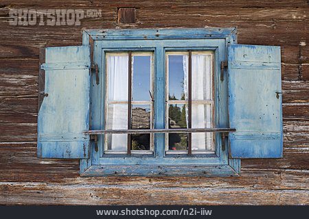 
                Fenster, Fensterladen                   