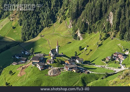 
                Dorf, Südtirol                   