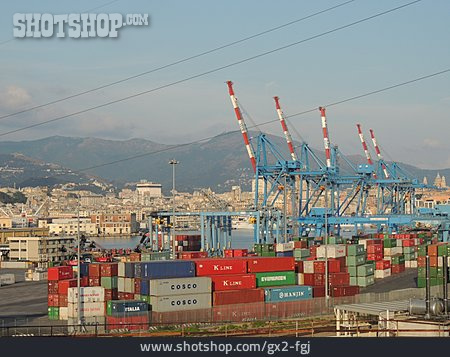 
                Hafen, Containerhafen, Containerterminal, Genua                   