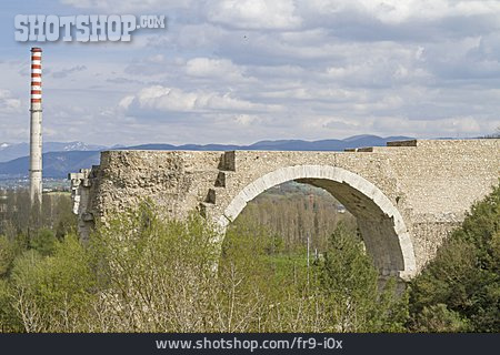 
                Bogenbrücke, Narni, Brücke Des Augustus                   