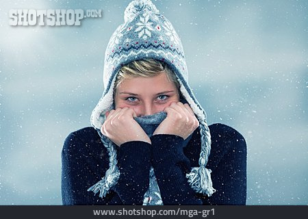 
                Frau, Winter, Schneefall                   