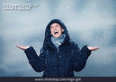 
                Frau, Winter, Schneefall                   