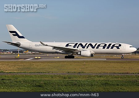 
                Flugzeug, Airbus A330, Finnair                   
