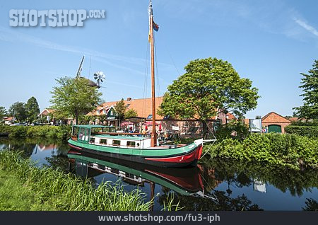 
                Segelschiff, Friesland                   