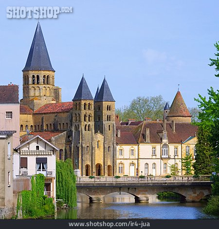 
                Basilika, Paray-le-monial                   