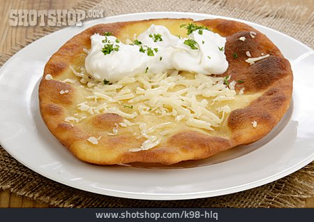 
                Brot, Ungarische Küche, Lángos                   