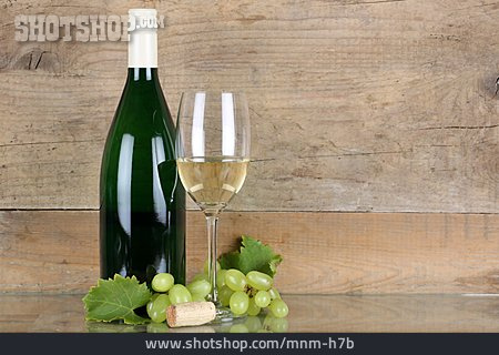 
                Weißwein, Weißweinflasche                   