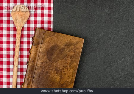 
                Kochlöffel, Kochbuch, Küchenutensilien                   