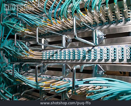 
                Kabel, Netzwerk, Server                   