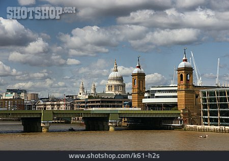 
                London, Cannon Street Railway Bridge, Cannon Street                   