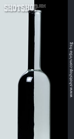 
                Schwarzweiß, Glasflasche, Gegenteil                   