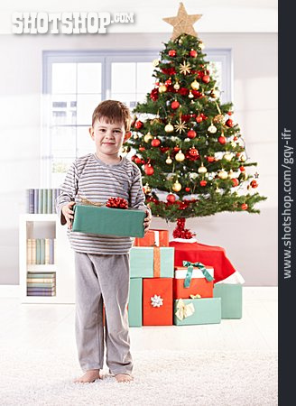 
                Weihnachten, Weihnachtszeit, Bescherung, Weihnachtsgeschenk                   