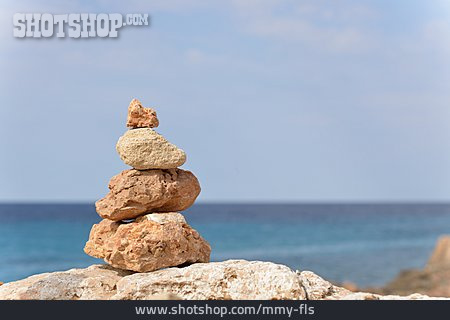 
                Balance, Steinmännchen, Steinpyramide, Steinstapel                   