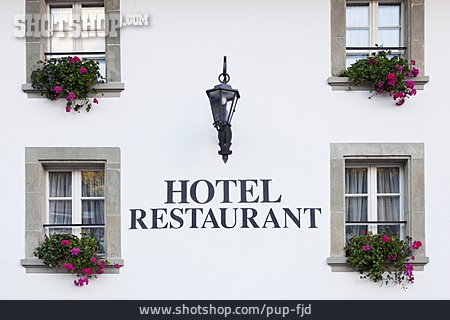 
                Hotel, Fassade, Restaurant                   