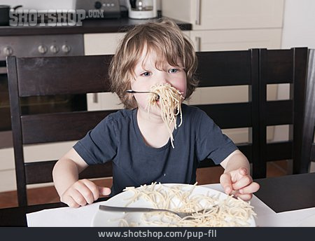 
                Junge, Spaghetti, Mund Voll                   