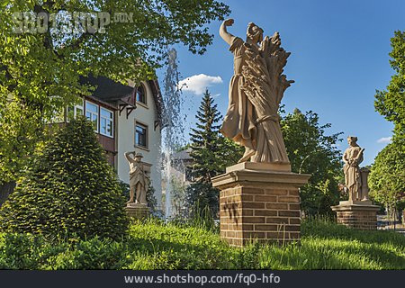 
                Brunnen, Brunnenfigur, Fontainenplatz                   