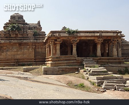 
                Hampi, Vijayanagara                   