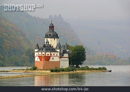 
                Nebel, Rheingau, Burg Pfalzgrafenstein                   