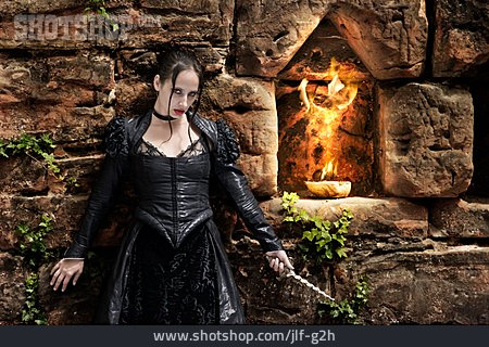 
                Junge Frau, Gothic, Hexe, Ritual, Rollenspiel                   