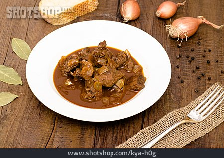 
                Wildragout, Wildfleisch, Hirschgulasch                   