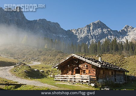 
                Tirol, Almhütte                   