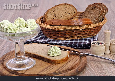 
                Brotzeit, Brot, Kräuterbutter                   