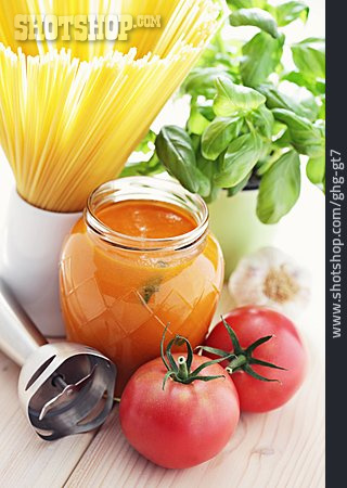 
                Italienische Küche, Tomatensoße                   