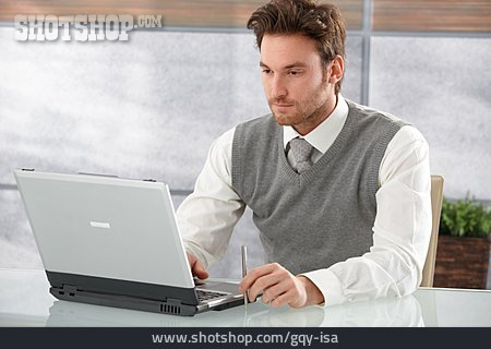 
                Mann, Geschäftsmann, Laptop                   