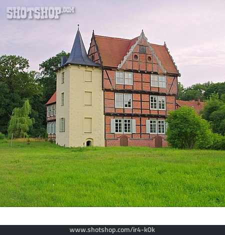 
                Schloss Briest                   