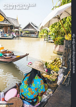 
                Thailand, Schwimmender Markt                   