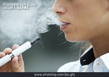 
                Rauchen, E-zigarette                   