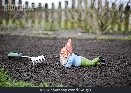 
                Gartenarbeit, Gartenzwerg                   
