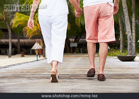 
                Spaziergang, Seniorenpaar                   