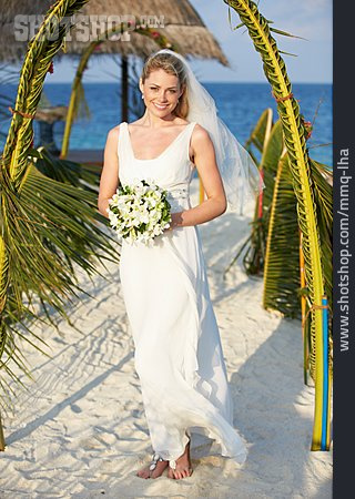 
                Braut, Hochzeitsreise, Strandhochzeit                   