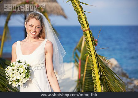 
                Braut, Hochzeitsreise, Strandhochzeit                   